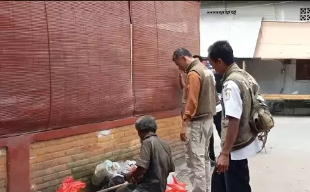 Pasangan ODGJ Berbuat Mesum di Alun Alun Jember Jadi Tontonan Warga
