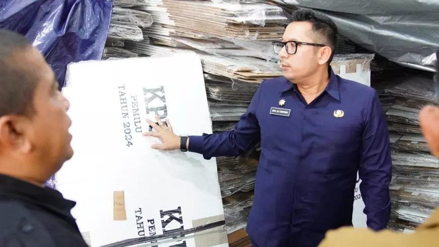 Pj Wali Kota Mojokerto Cek Logistik Pemilu 2024