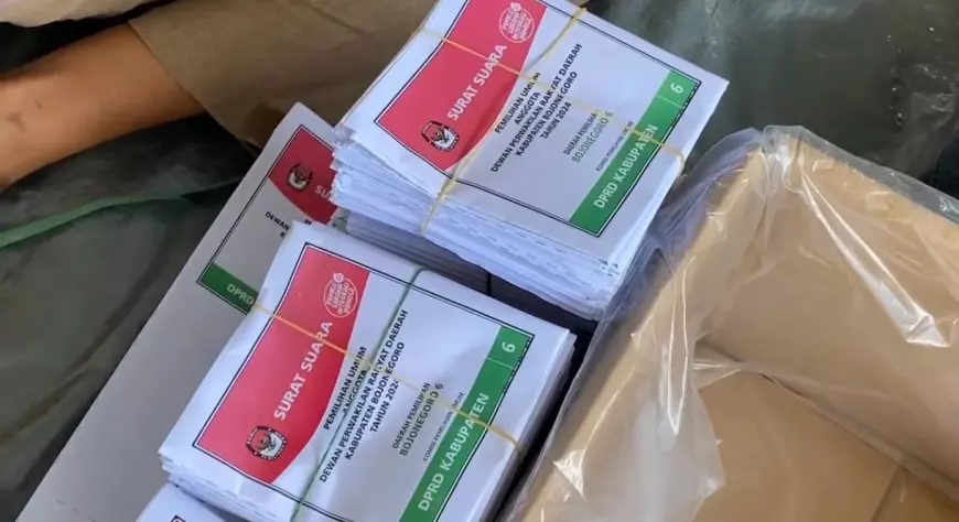 Warga Bojonegoro Sekitar Gudang Penyimpanan Surat Suara Pemilu Ketiban Berkah