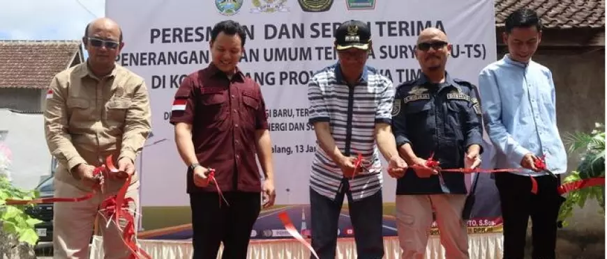 Ditjen EBTKE ESDM Resmikan 175 Unit Penerangan Jalan Umum Tenaga Surya Kota Malang 
