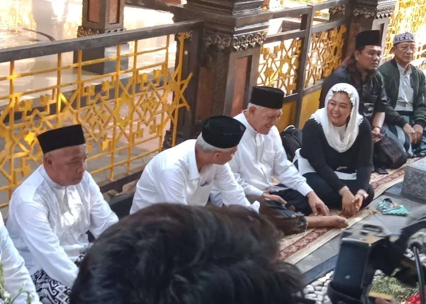 Saat Ke Jombang, Yenny Wahid Ungkap Kedekatan Ganjar Pranowo Dengan Ibu Hj. Sinta Nuriyah