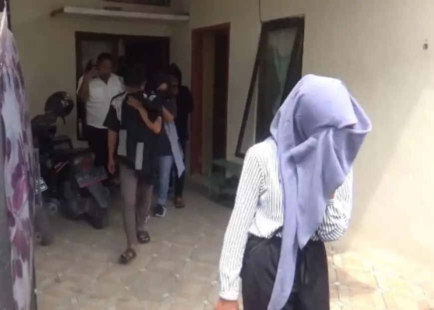 Prostitusi Rumah Kontrakan di Jombang Digrebek, Warga Amankan 7 Pasangan Mesum