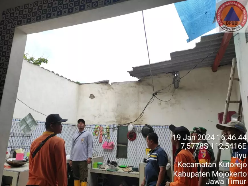 Angin Kencang Sapu 5 Rumah Warga di Kecamatan Kutorejo