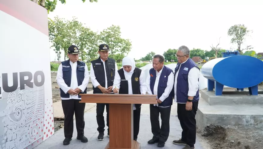 Gubernur Jatim  Resmikan Pompa Banjir Kuro di Lamongan