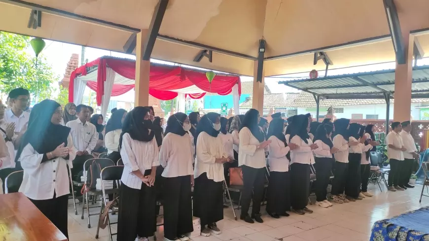 2.758 Anggota KPPS Dilantik, Pj Wali Kota Mojokerto Harap Bekerja Dengan Tanggungjawab