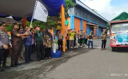 Bulog Bondowoso Salurkan Bantuan Pangan