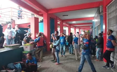 Ribuan Massa dari Berbagai Daerah Ramaikan Kedatangan Capres Prabowo