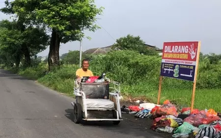 Imbauan Larangan Buang Sampah Tak Mempan di Jombang