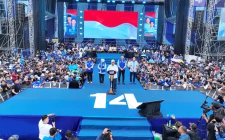 Lautan Manusia Padati Stadion Gajayana Malang, Jurkamnas Sebut Prabowo Penerus Jokowi