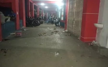 Kampanye Akbar "Demokrat Menang" Sisakan Sampah di Area Stadion Gajayana