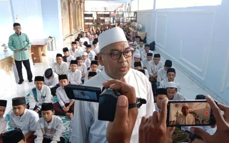 Pengasuh Pondok AIS Jombang Soroti Petisi Guru Besar Kritik Presiden Joko Widodo