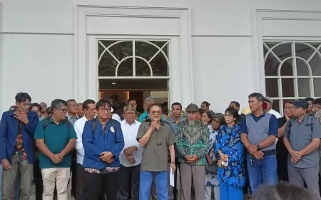 Keluarga Besar Unair Surabaya Ikuti Jejak UII dan UGM Suarakan Sikap Atas Situasi Demokrasi Jelang Pemilu 2024