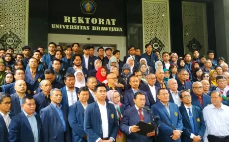 Ratusan Guru Besar dan Civitas Gelar Aksi Seruan Pernyataan Sikap