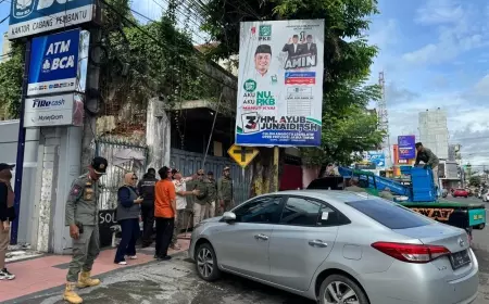 Tim Gabungan Bantu Bawaslu Tertibkan APK di Jember Di Masa Tenang 
