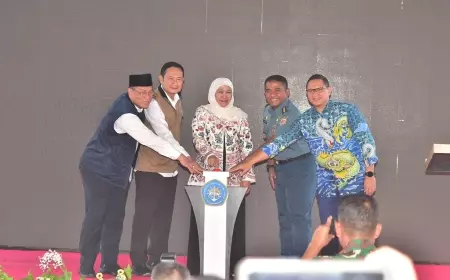 Gubernur Jatim  Resmikan SMKN Maritim, Disambut Baik Bupati Lamongan