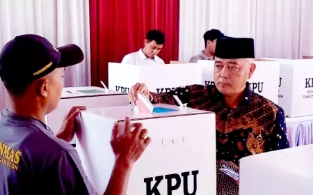 Bupati Malang Sanusi Nyoblos, Sebut Masyarakat Antusias Tentukan Hak Pilihnya Pemilu 2024