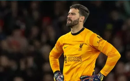 Kiper Liverpool Absen di Pertandingan Maha Penting Lawan Brentford