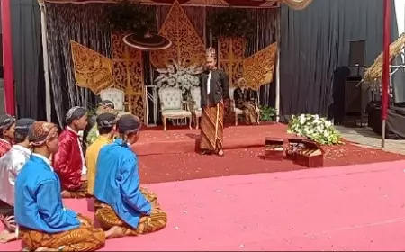 Kenalkan Sejarah, Siswa SMA Maarif Pandaan Belajar Sambil Main Teater