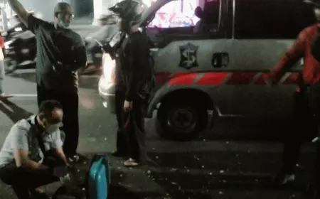 Oknum Jaksa di Surabaya Tabrak Gerobak Penjual Kacang