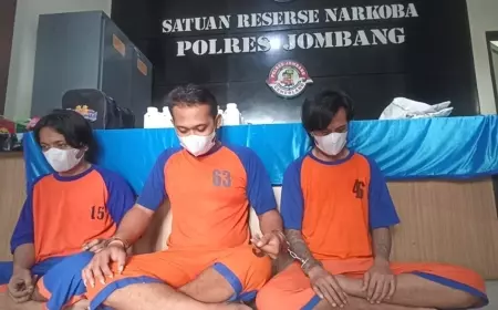 Kelakuan Tak Patut, Tiga Bersaudara Jadi Kurir Barang Haram Di Jombang