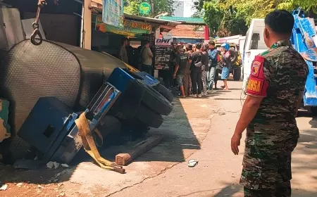 Kernet Truk Pengangkut Air Tewas Tergencet Akibat Masuk Selokan