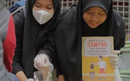 HPSN 2024, PHIG Bondowoso Bersih-bersih Sampah Plastik dan Pasang 35 Biopori di Hutan Kota
