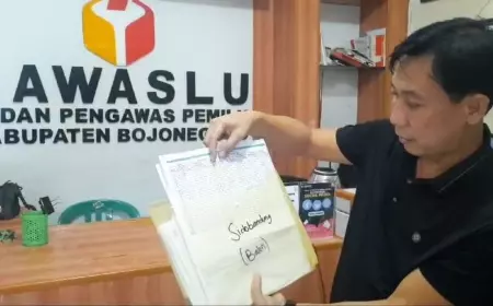 Ketua DPC Demokrat Bojonegoro Laporkan Kejanggalan Pemilu 2024 ke Bawaslu