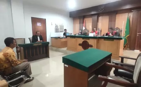 Hakim Vonis Terdakwa Pembakar Bendera Partai di Malang Penjara Sebulan dan Denda