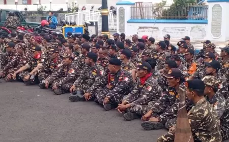 Usai Viral Cup Kopi Dicoret, Mantan Bupati Pasuruan Murka dan Ratusan Banser Ngluruk Pendopo