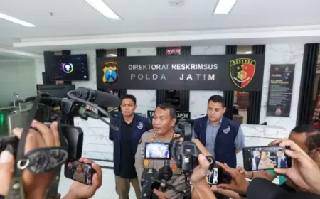 Dijemput Paksa Polda Jatim, Samsudin Enggan Jawab Awak Media