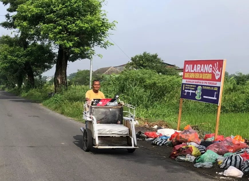 Imbauan Larangan Buang Sampah Tak Mempan di Jombang