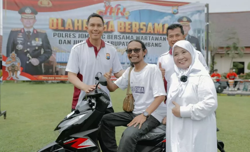 HPN 2024 di Mapolres Jombang, Wartawan Media Online Dapat Hadiah Sepeda Motor