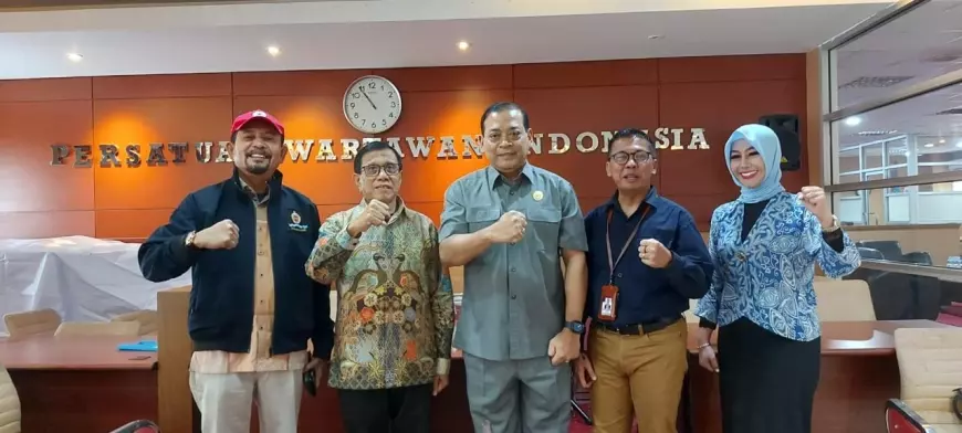 Mantapkan Kerja Sama Bidang Informasi, PWI Pusat Gandeng KIP