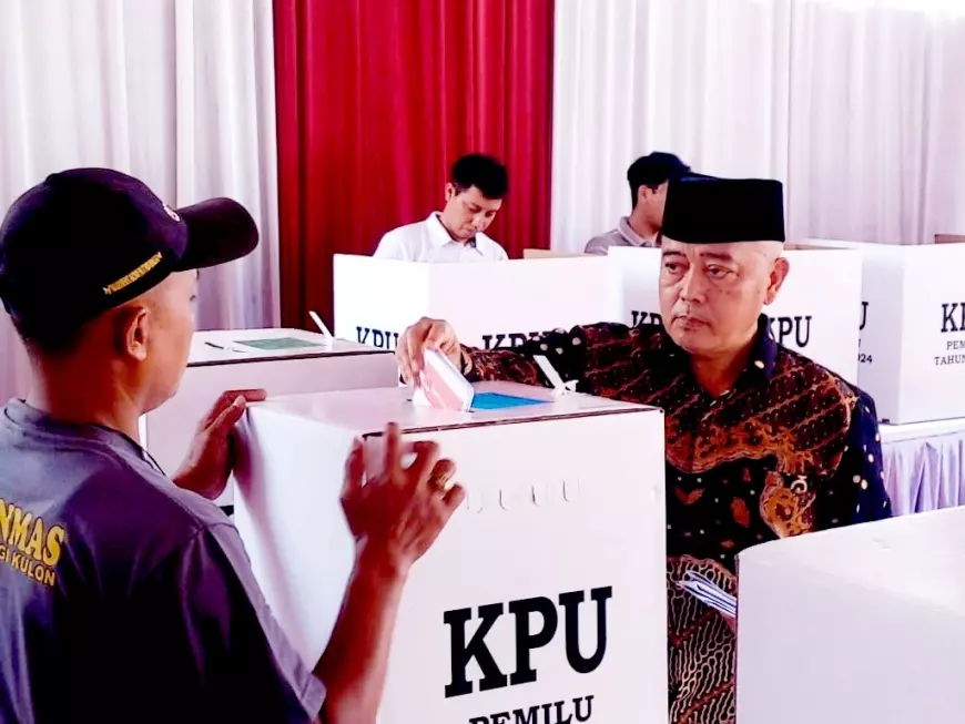 Bupati Malang Sanusi Nyoblos, Sebut Masyarakat Antusias Tentukan Hak Pilihnya Pemilu 2024