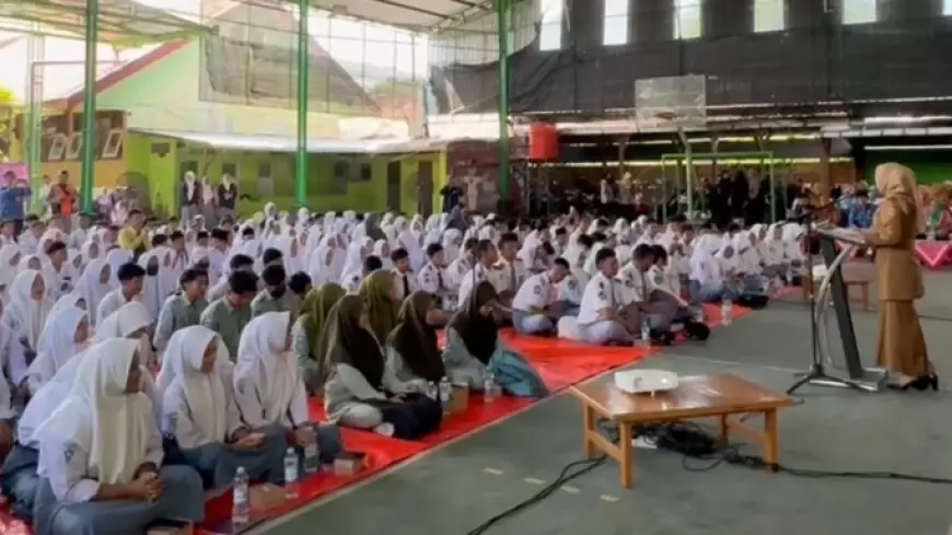 Relawan TIK Indonesia Ajak Siswa SMK SE Kabupaten Mojokerto Cakap Teknologi dan Informatika