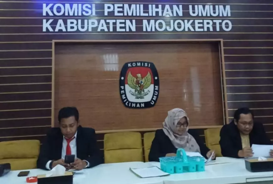 Langgar Kode Etik, KPU Kabupaten Mojokerto Nonaktifkan Anggota KPPS Desa Perning