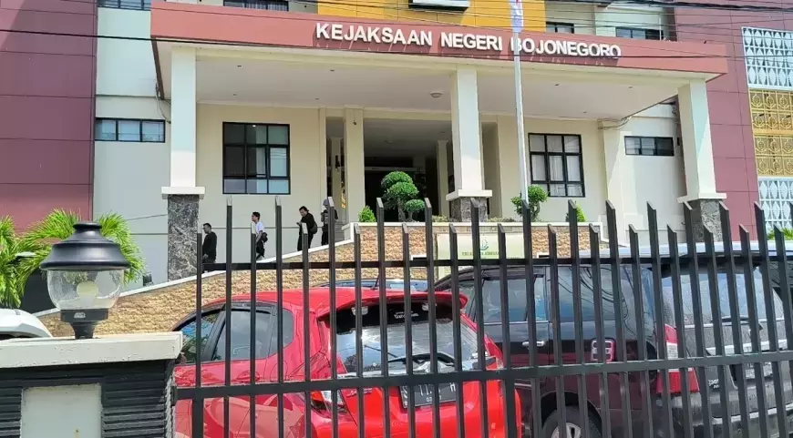 Kejaksaan Bojonegoro Diisukan Terima Uang 'Keamanan' Kasus Mobil Siaga Desa