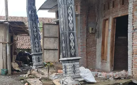 Tanah Retak di Jombang Akibatkan Puluhan Rumah Warga Rusak Parah