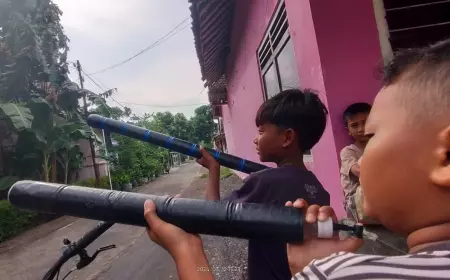 Ramadan Tiba, Mercon Spiritus Tetap Jadi Idola Anak-Anak di Jember
