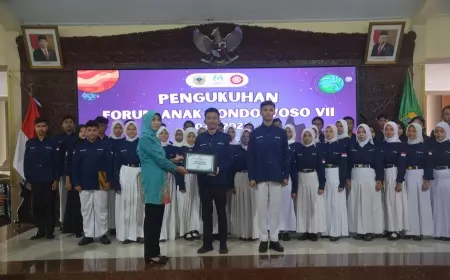 Kukuhkan Forum Anak, Pj Sekda Bondowoso: Harus Siap Jadi Pelopor dan Pelapor