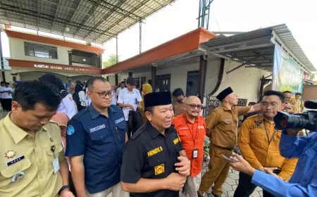 Program J-Bershodaqoh Jember Berikan Angin Segar, Ribuan SK GTT- PPT 31 Kecamatan di Antar Bupati