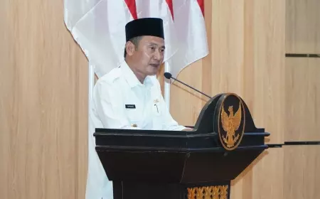 Bupati Yuhronur Sampaikan LKPJ, Kinerja Lamongan Lampui Target