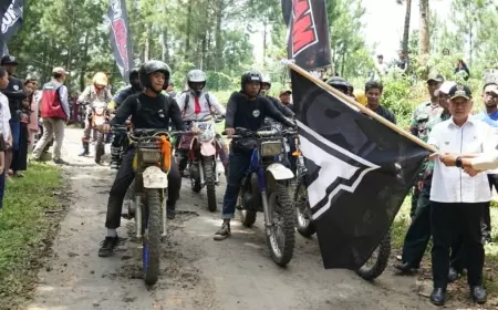 Turut Berdonasi, Bupati Malang Berangkatkan Baksos Trail dan Jeep Syariah