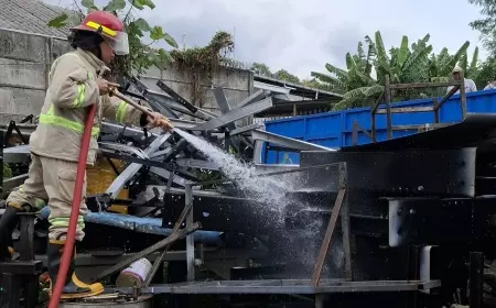 Karoseri Piala Mas di Malang Terbakar, Polisi Lakukan Penyelidikan