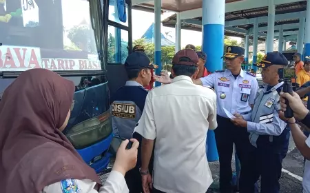 Lebih Dini, Petugas Gabungan Di Jombang Periksa Angkutan Penumpang Jelang Mudik Lebaran
