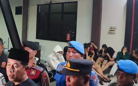 Petugas Gabungan Grebek Empat Tempat Karaoke Penyedia Miras Di Jombang