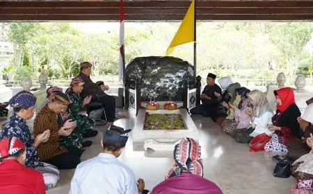 Mengintip Tradisi Pemkot Blitar, Ziarah Makam Leluhur Jelang Hari Jadi ke-118