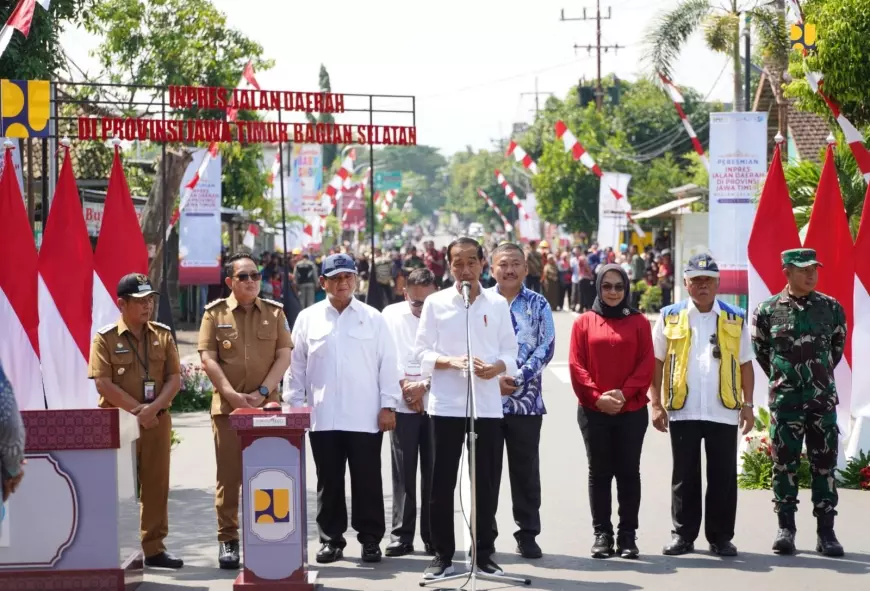 Menteri PUPR Dampingi Presiden Resmikan Inpres Jalan Daerah Perlancar Arus Logistik dan Akses Wisata