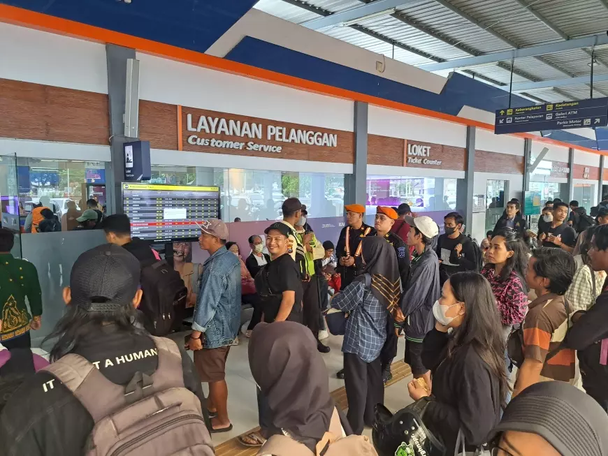 Imbas Banjir di Daop 4 Semarang, 3 KA Keberangkatan Stasiun Surabaya Pasar Turi Batal Berangkat