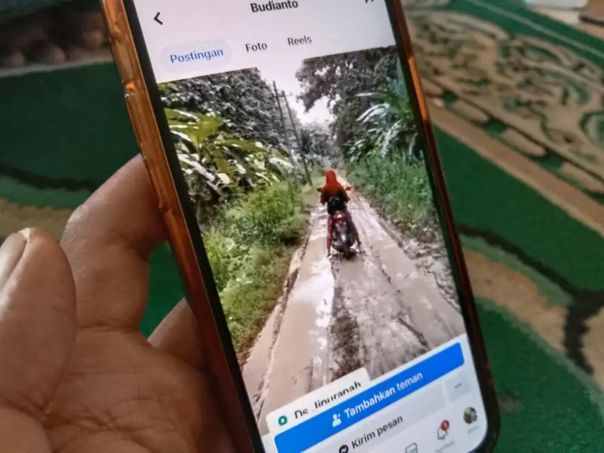 Jalan Rusak, Warga di Pinggiran Kabupaten Jombang Curhat Lewat Medsos